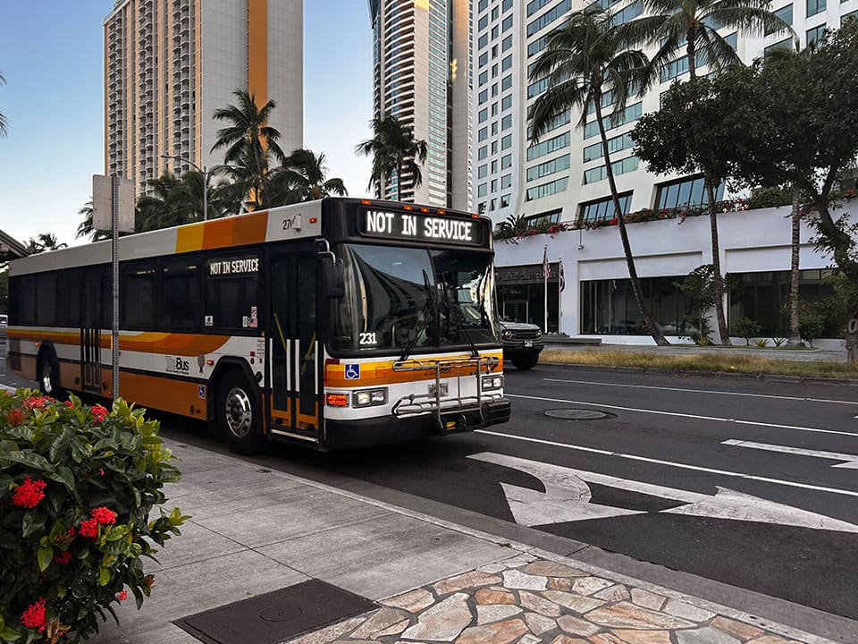 ハワイの公共交通機関The Bus